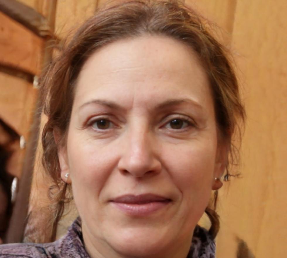 Lead culinary instructor Sienna Veldman specializing in traditional pizza techniques